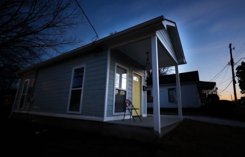 Organization builds tiny homes for homeless in Memphis: