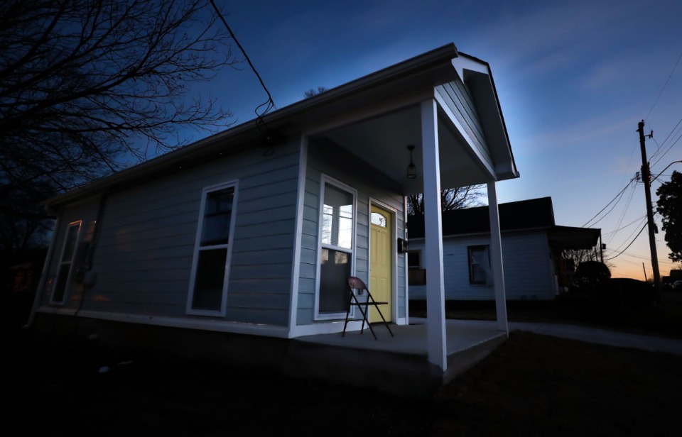 Organization builds tiny homes to tackle homelessness